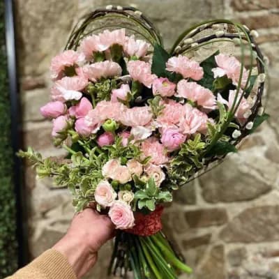 Pink heart - Fresh Flowers Bellevue
