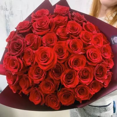 50 red roses